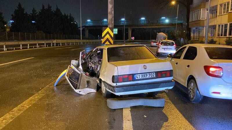 Paramparça olan otomobilden sağ çıktı