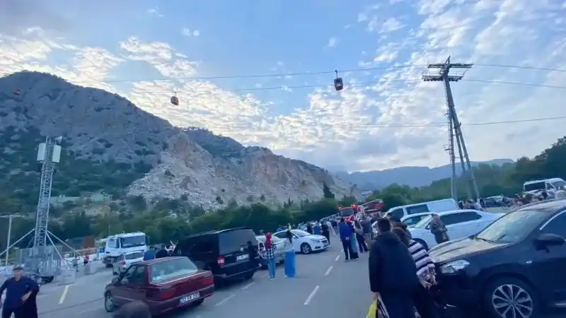 Antalya'da teleferik kabini düştü: 1 ölü, 2’si çocuk 7 yaralı