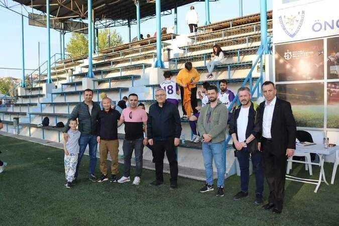 Sağlık çalışanları futbol turnuvası başladı